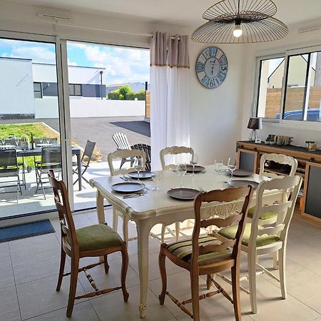 Single Storey Holiday Home In Cléder Extérieur photo
