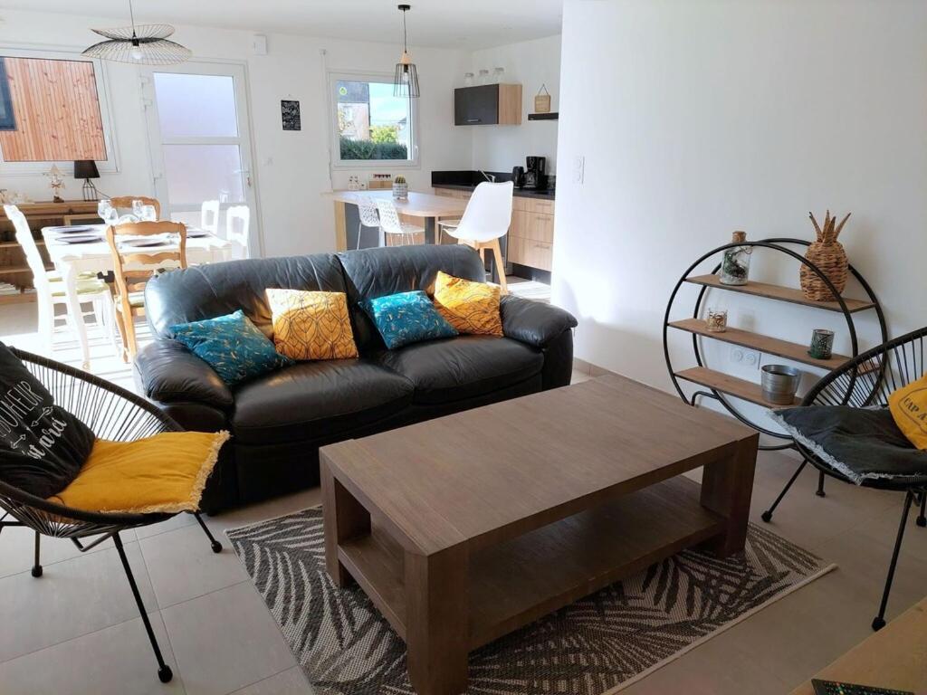 Single Storey Holiday Home In Cléder Extérieur photo
