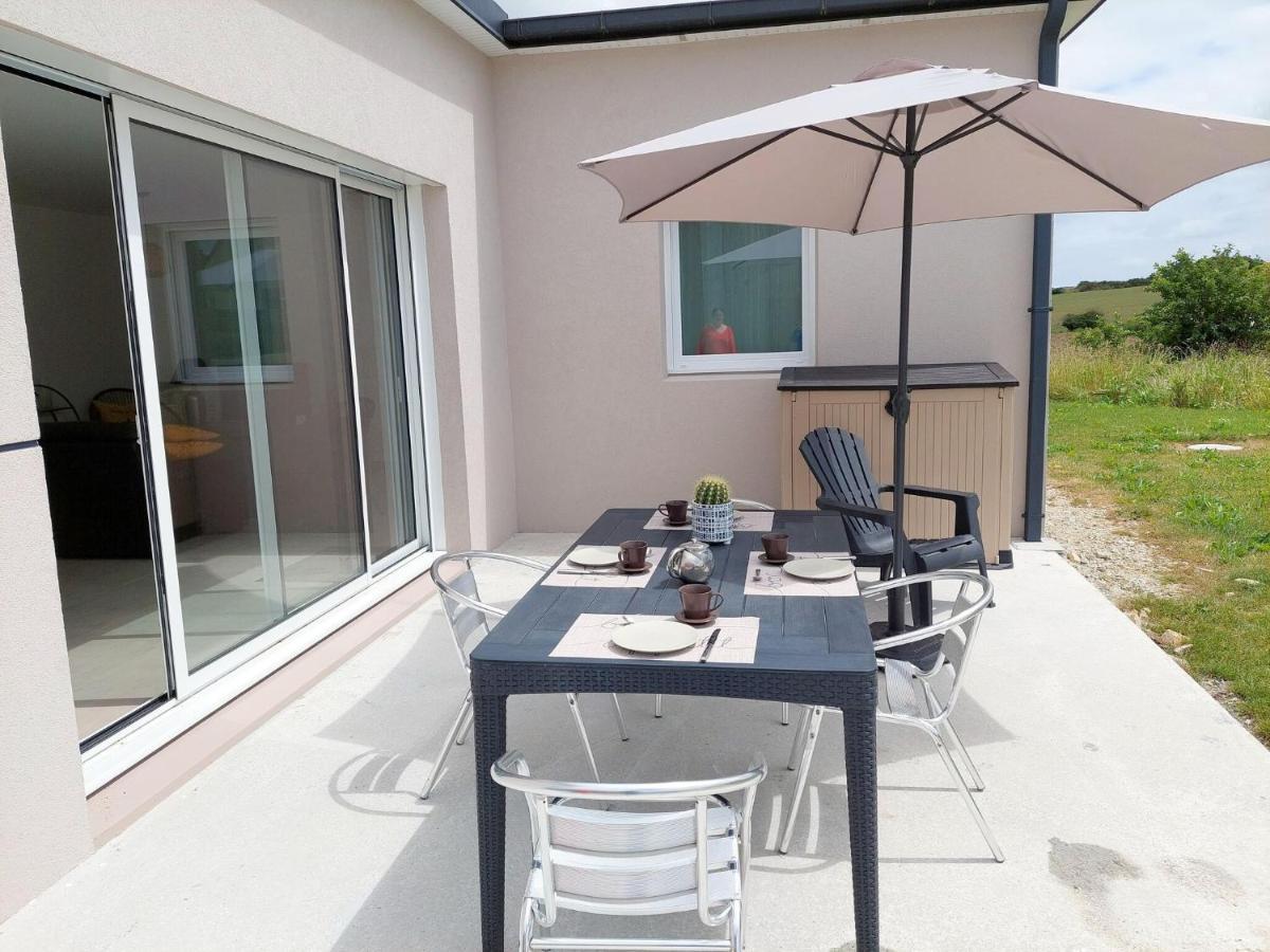 Single Storey Holiday Home In Cléder Extérieur photo